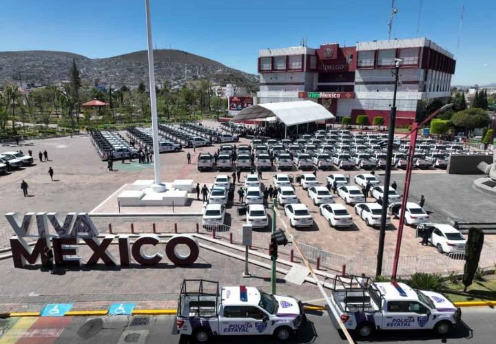 Gobierno de Hidalgo entrega patrullas y equipamiento a la Policía Estatal