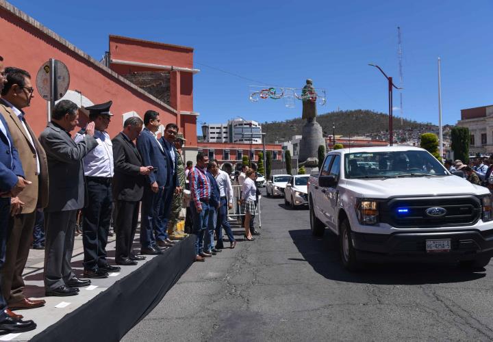 Gobierno de Hidalgo entrega patrullas y equipamiento a la Policía Estatal