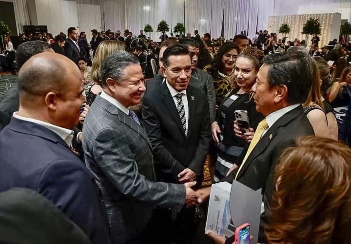 Refrenda Julio Menchaca compromiso con el sector empresarial