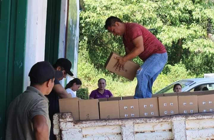 DIF Municipal distribuye desayunos en planteles escolares