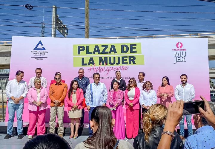 Directora del IHM acudió a la inauguración de la Plaza de la Mujer