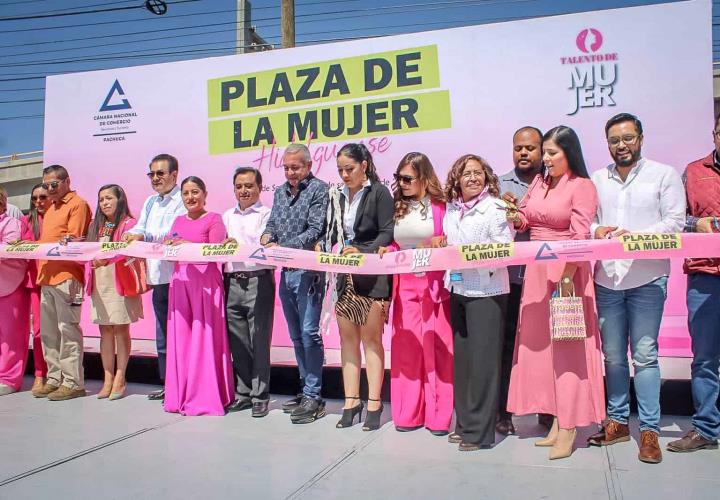 Directora del IHM acudió a la inauguración de la Plaza de la Mujer