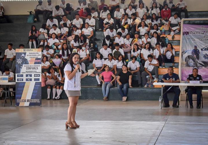 Impulsa IHM Feria de Servicios contra la violencia de género en la Huasteca