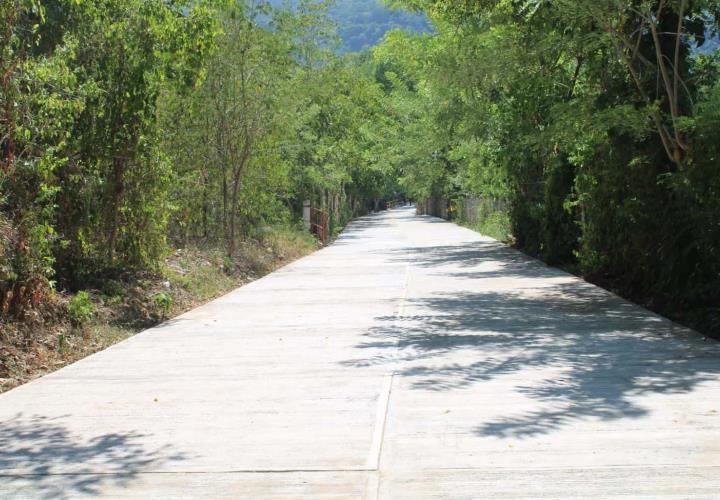 Edil Inauguró obra de pavimentación en Tlachapa