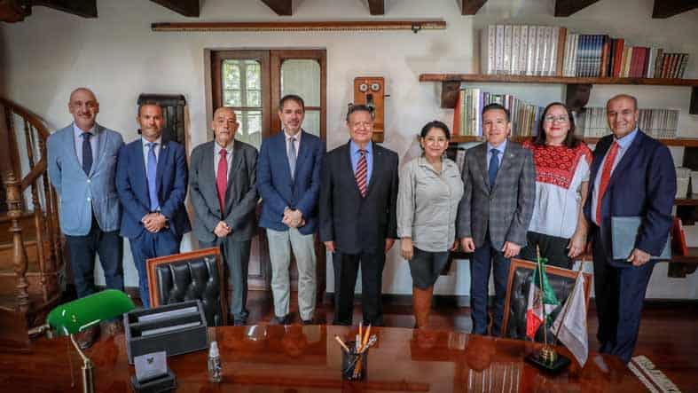 Menchaca Salazar se reúne con el embajador de España en México