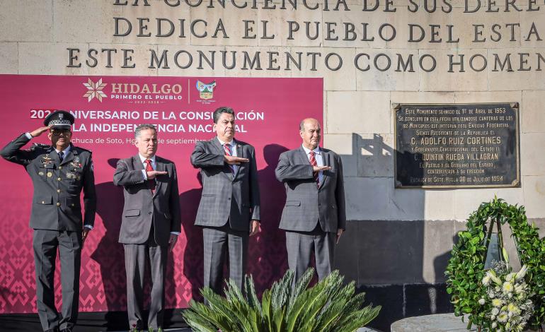 Abandera titular de SEPH ceremonia por Consumación de Independencia