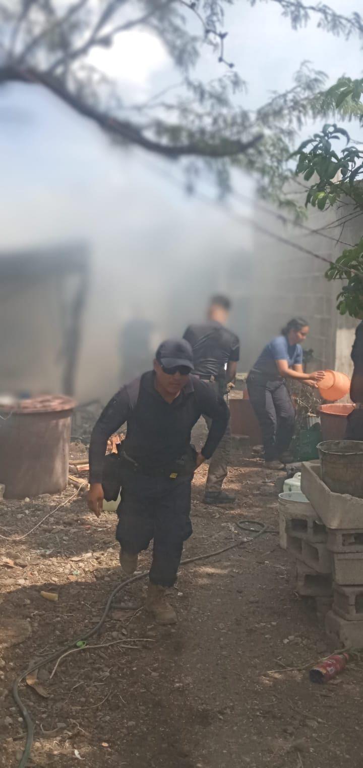 INCENDIO EN  UNA VIVIENDA