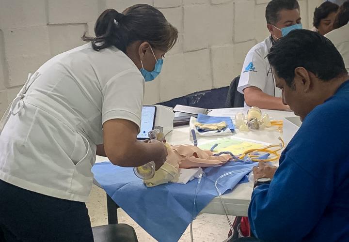 SSH imparte talleres de reacción oportuna para reducir muertes neonatales