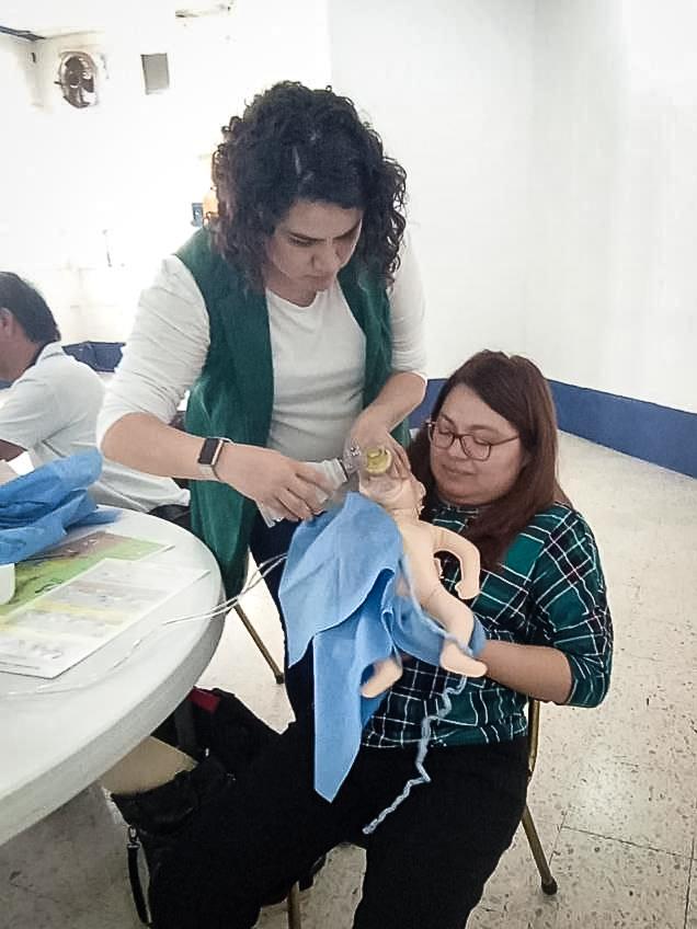 SSH imparte talleres de reacción oportuna para reducir muertes neonatales