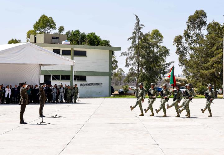 Gobernador asistió a la toma de posesión del nuevo comandante de la 18/a Zona Militar