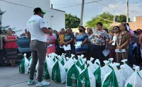 2 mil familias reciben becas alimentarias