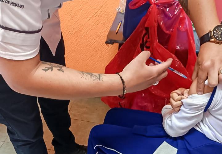 Continúa programa preventivo de vacunación  contra el Virus del Papiloma Humano en Hidalgo