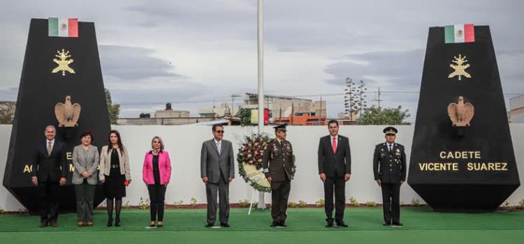 Inauguraron autoridades militares y estatales, Hemiciclo a los Héroes de Chapultepec