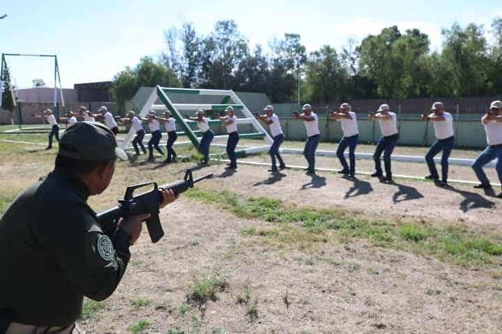 Más policías cumplen  con profesionalización