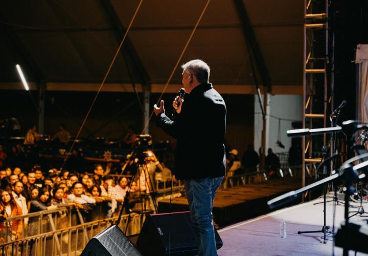 Jaime Flores, el talento detrás de la canción oficial de la Feria de San Francisco