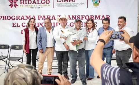 Titular de la Saderh entregó fertilizante, avena y maíz en Tula de Allende