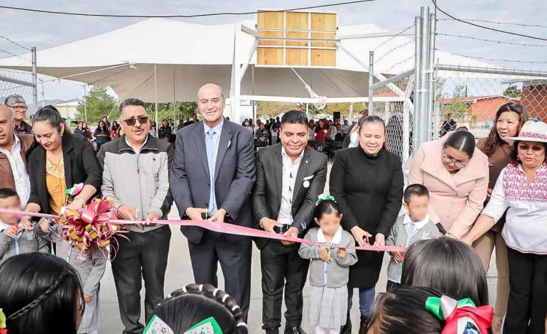 Entrega SEPH beneficios en favor de la educación indígena en Hidalgo   