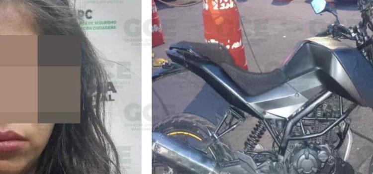 Joven mujer detenida con una moto robada    