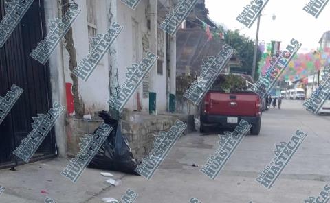 
Alcalde de Jaltocán convierte las calles en basurero


