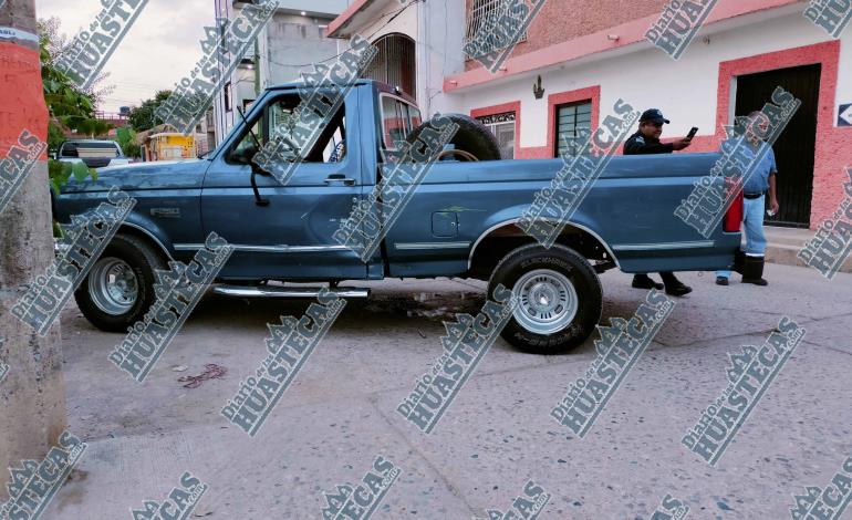 Repartidor chocó contra camioneta en la Carlos Salinas