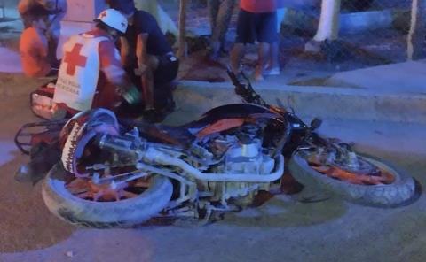 Herido en choque joven motociclista