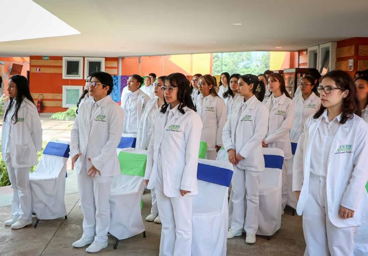 Futuros médicos de la UICEH inician prácticas en la Otomí-Tepehua