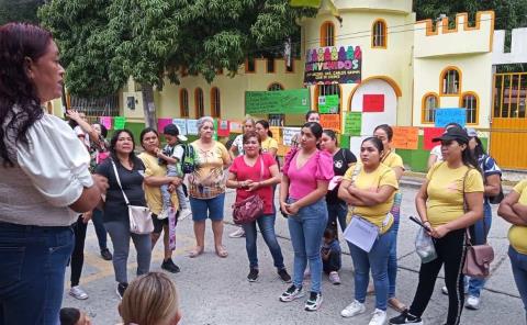 Bloquearon calles y escuela por la falta de maestras 
