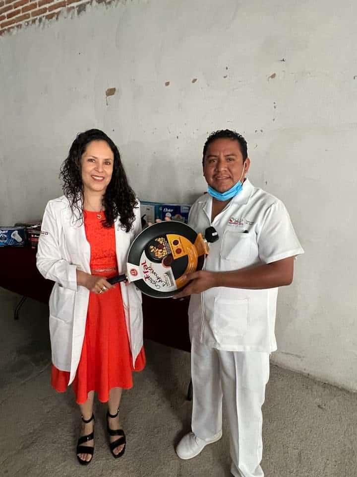 Gallardo envió regalos a médicos