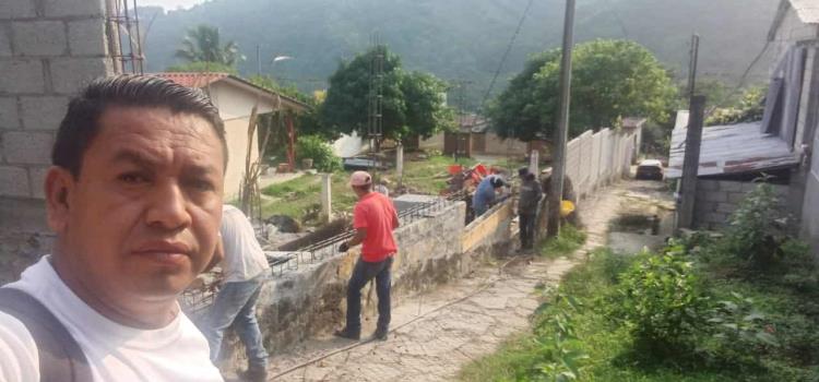 Supervisan obras "La Escuela es Nuestra" en Huazalingo