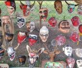 Venta de máscaras una gran tradición En Atlapexco