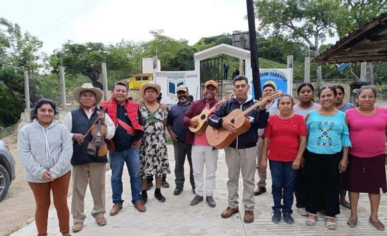 Presidente Municipal visitó a vecinos de Coatempa