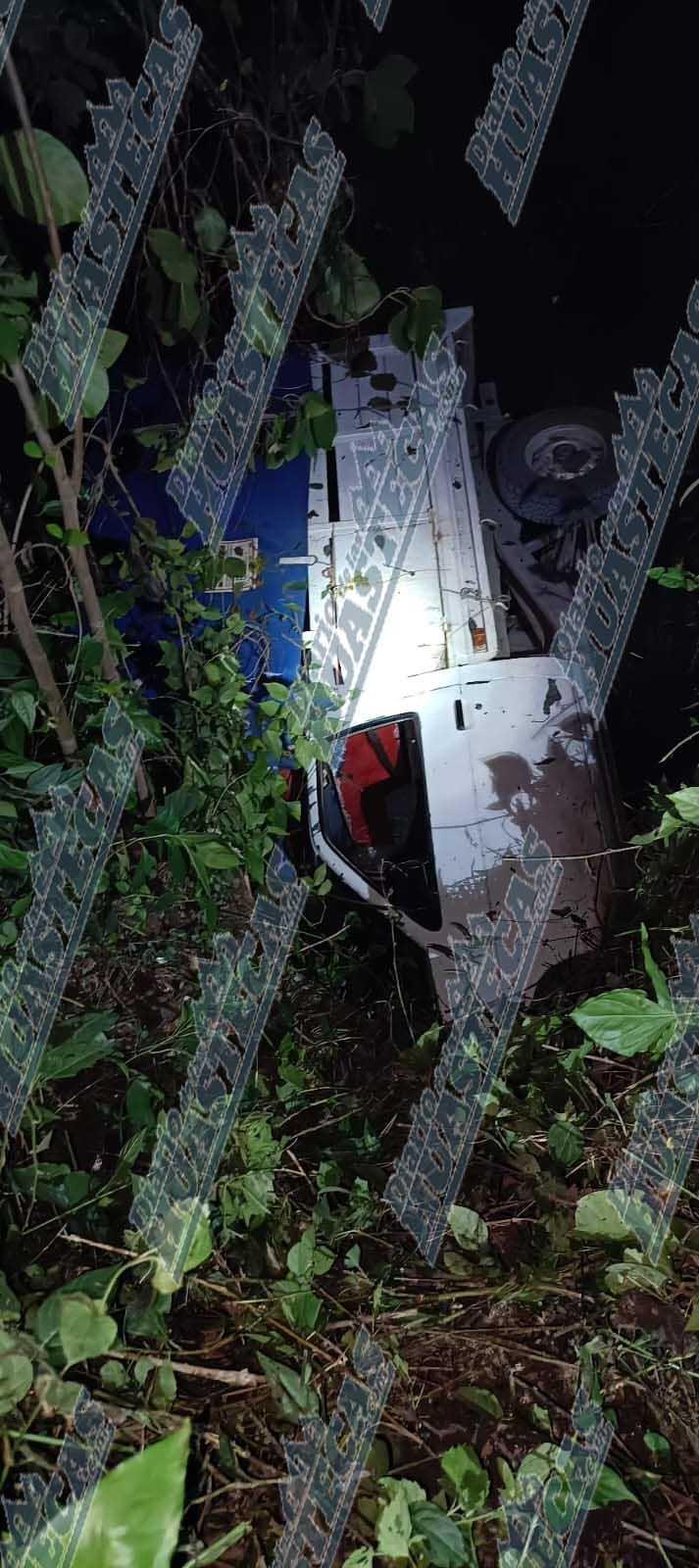 Camioneta se fue al barranco