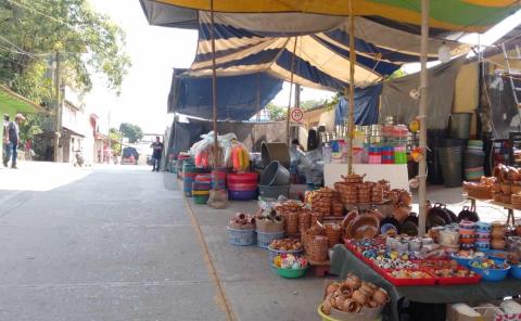 Empiezan ventas de luces navideñas
