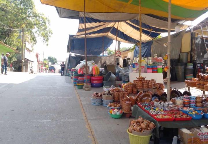 Empiezan ventas de luces navideñas