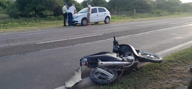 Motociclista derrapo en camino asfaltado