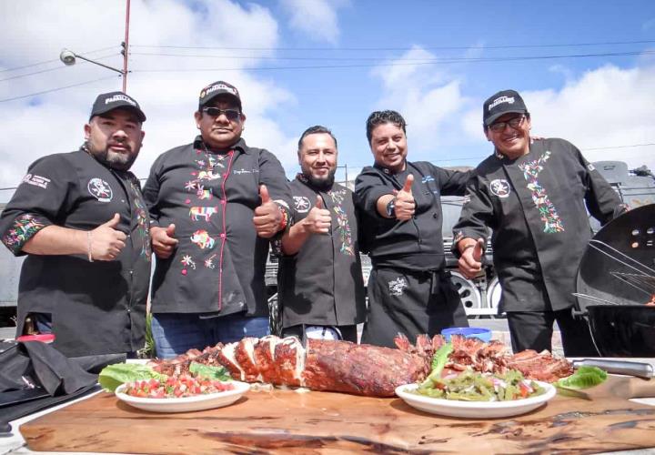 Festival en Tecozautla combina vino y asado con aguas termales