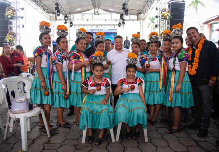 Encabeza Julio Menchaca la inauguración del XXVI Festival de la Huasteca