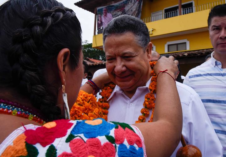 Encabeza Julio Menchaca la inauguración del XXVI Festival de la Huasteca