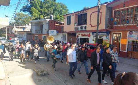 Una gran recepción a jóvenes campeones
