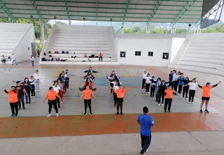 Jornada de activación física en la UDETA 