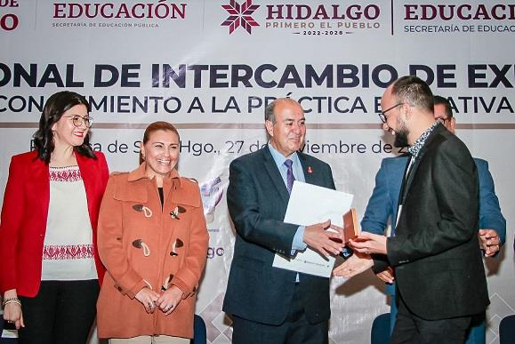 Galardona Usicamm a docentes de 4 estados, entre ellos Hidalgo