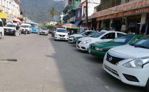 Temen usuarios agandalle de tarifas de taxis por fiestas 
