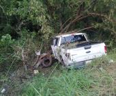 Vehículo chocó contra un árbol