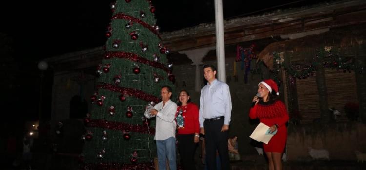 Ayuntamiento realizará encendido del árbol navideño 
