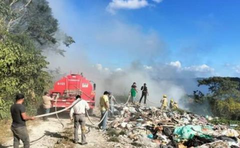 Sofocaron incendio de desechos y pasto