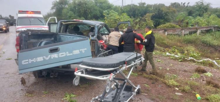 MUJER GRAVE EN VOLCADURA