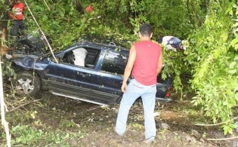 Camioneta se volcó