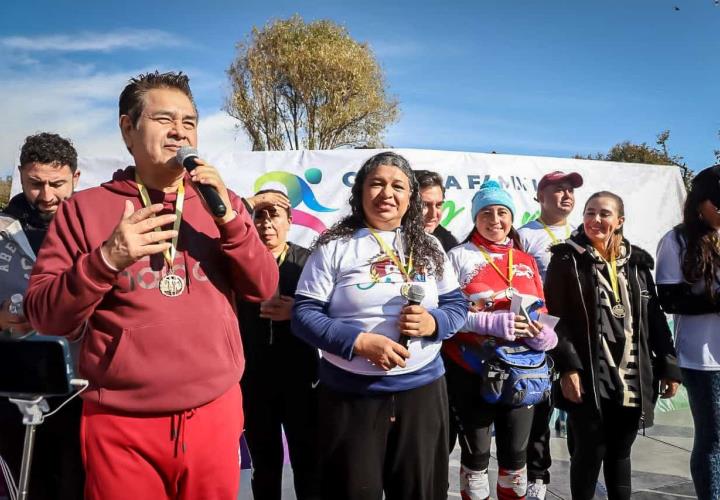 Titular de la SSH participó en la Carrera Familiar de Apan