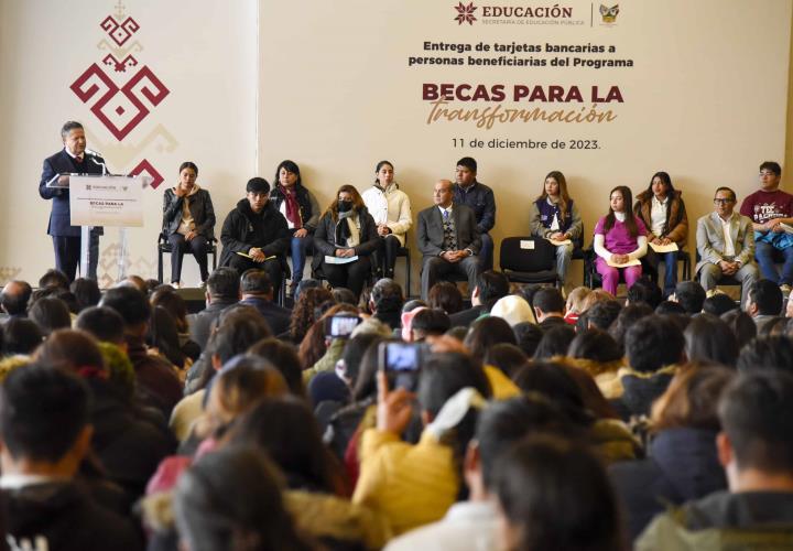 Gobierno de Hidalgo se compromete a respaldar el talento de estudiantes universitarios