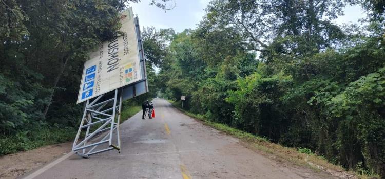 Tráiler tumbó un anuncio